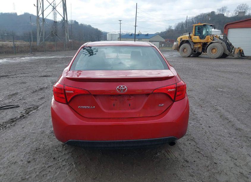 Photo 16 of 2018 Toyota Corolla SE (VIN 2T1BURHE6JC073415)