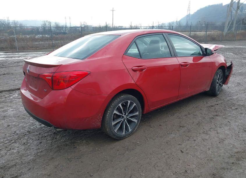 Photo 4 of 2018 Toyota Corolla SE (VIN 2T1BURHE6JC073415)