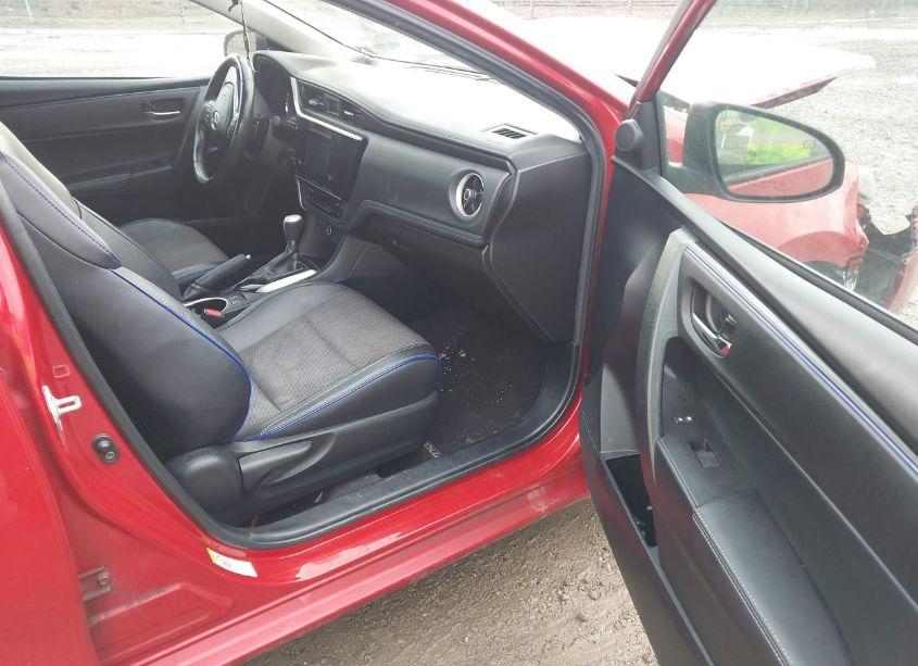 Photo 5 of 2018 Toyota Corolla SE (VIN 2T1BURHE6JC073415)