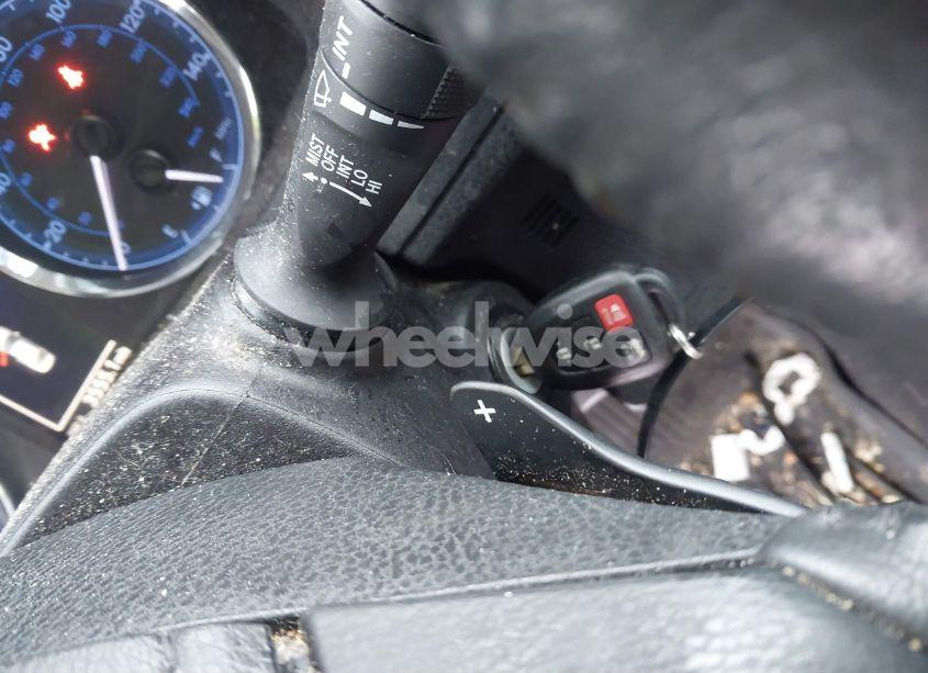 Photo 11 of 2018 Toyota Corolla SE (VIN 2T1BURHE6JC076007)