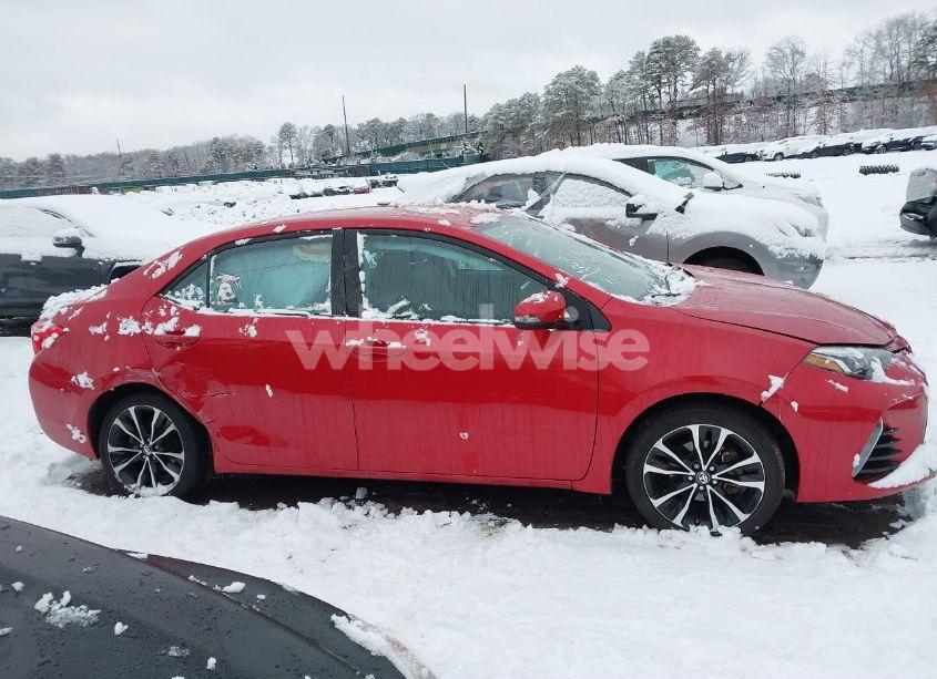 Photo 13 of 2018 Toyota Corolla SE (VIN 2T1BURHE6JC076007)