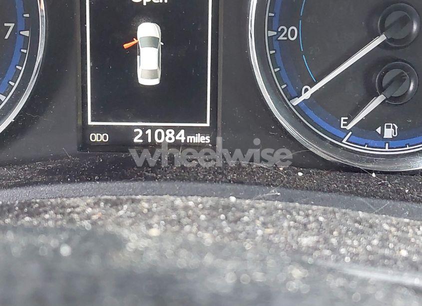 Photo 15 of 2018 Toyota Corolla SE (VIN 2T1BURHE6JC076007)