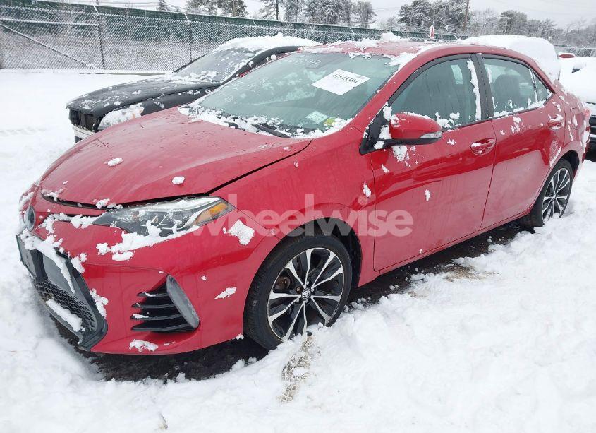 Photo 2 of 2018 Toyota Corolla SE (VIN 2T1BURHE6JC076007)