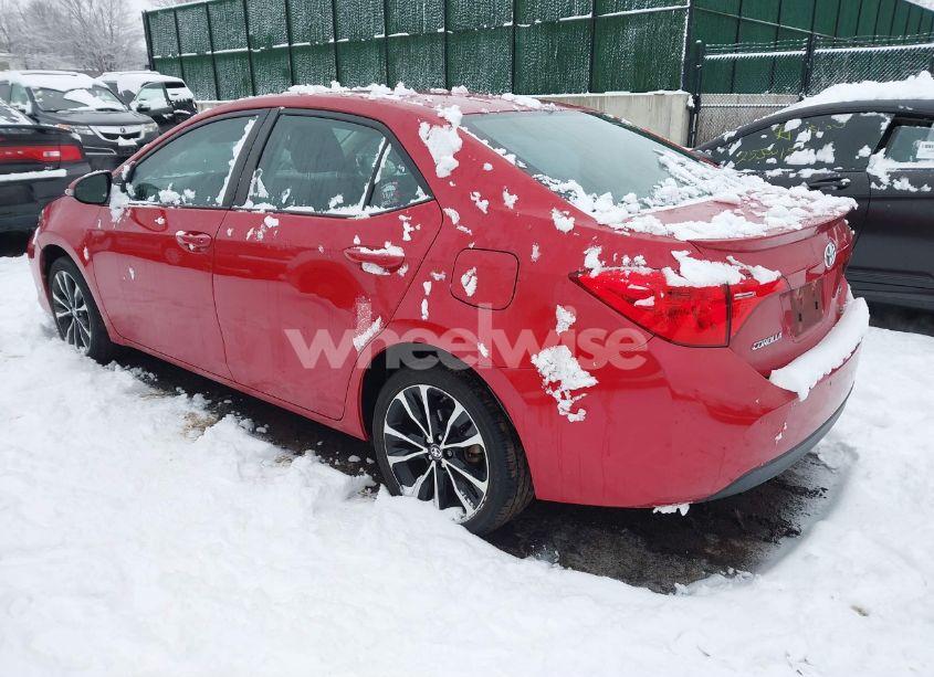 Photo 3 of 2018 Toyota Corolla SE (VIN 2T1BURHE6JC076007)