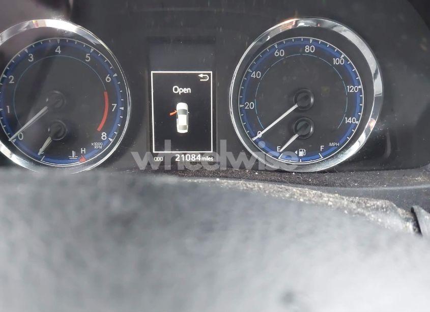 Photo 7 of 2018 Toyota Corolla SE (VIN 2T1BURHE6JC076007)