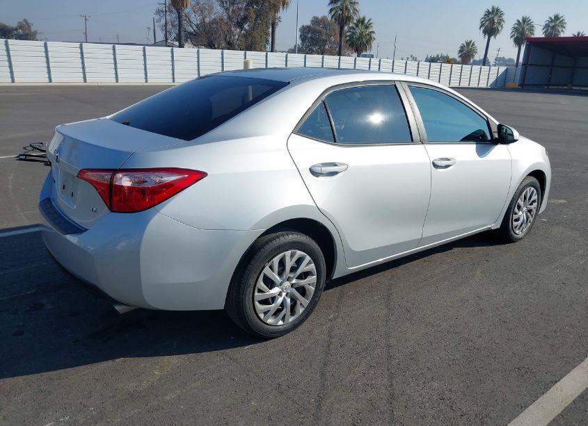 Photo 4 of 2018 Toyota Corolla LE (VIN 2T1BURHE6JC083765)