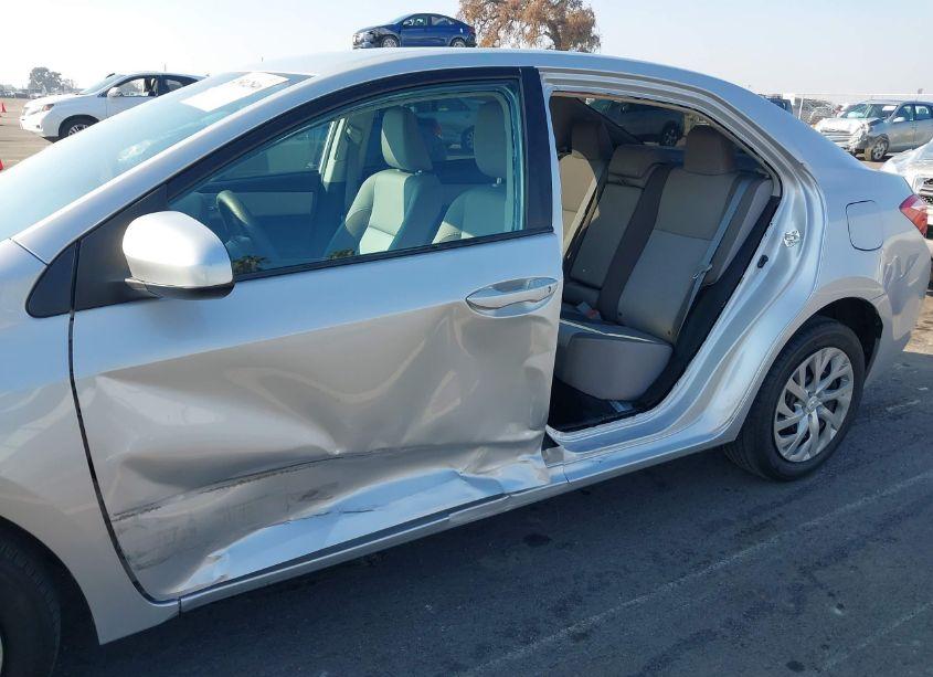 Photo 6 of 2018 Toyota Corolla LE (VIN 2T1BURHE6JC083765)