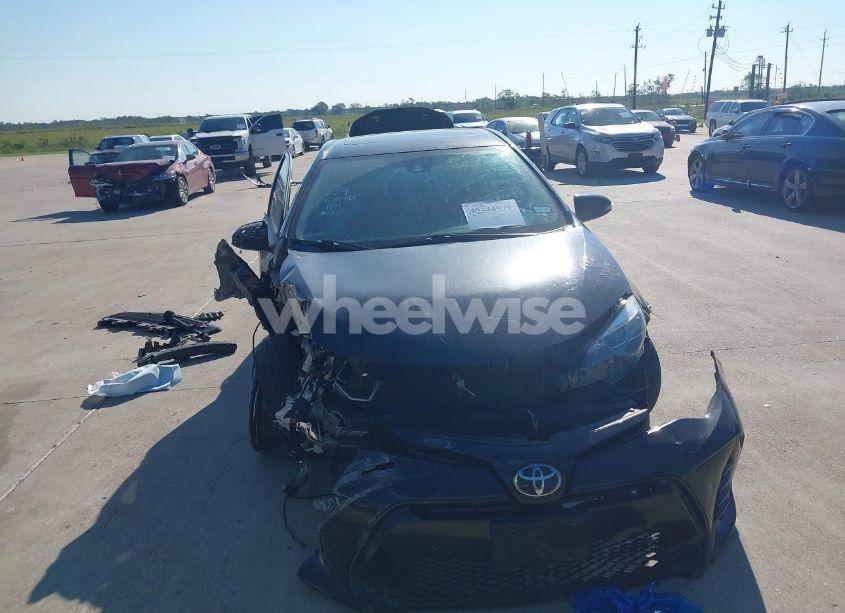 Photo 13 of 2018 Toyota Corolla SE (VIN 2T1BURHE6JC089551)