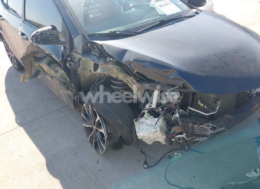 Photo 18 of 2018 Toyota Corolla SE (VIN 2T1BURHE6JC089551)