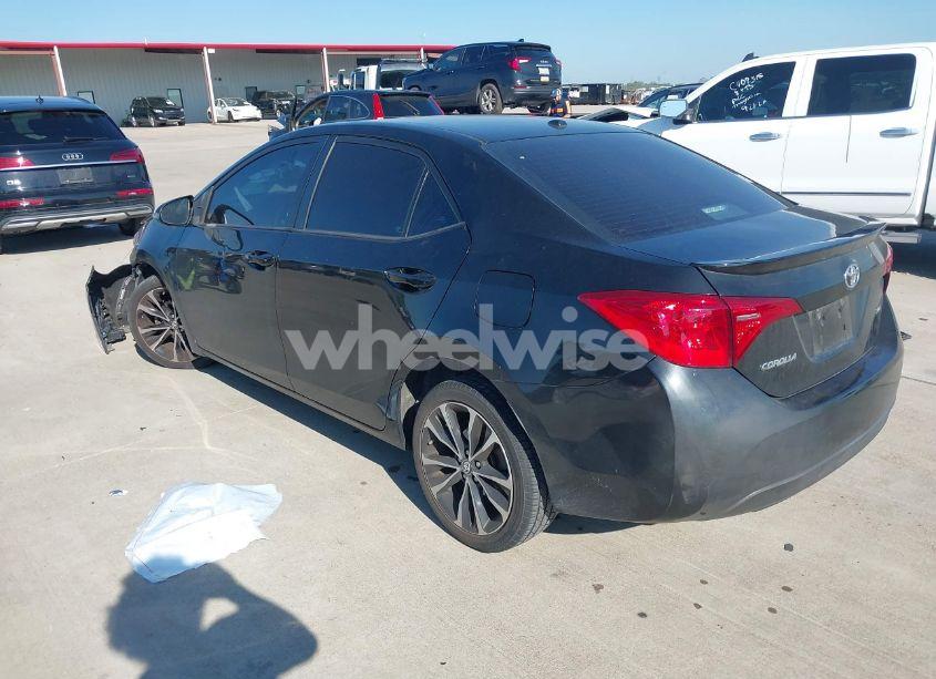 Photo 3 of 2018 Toyota Corolla SE (VIN 2T1BURHE6JC089551)