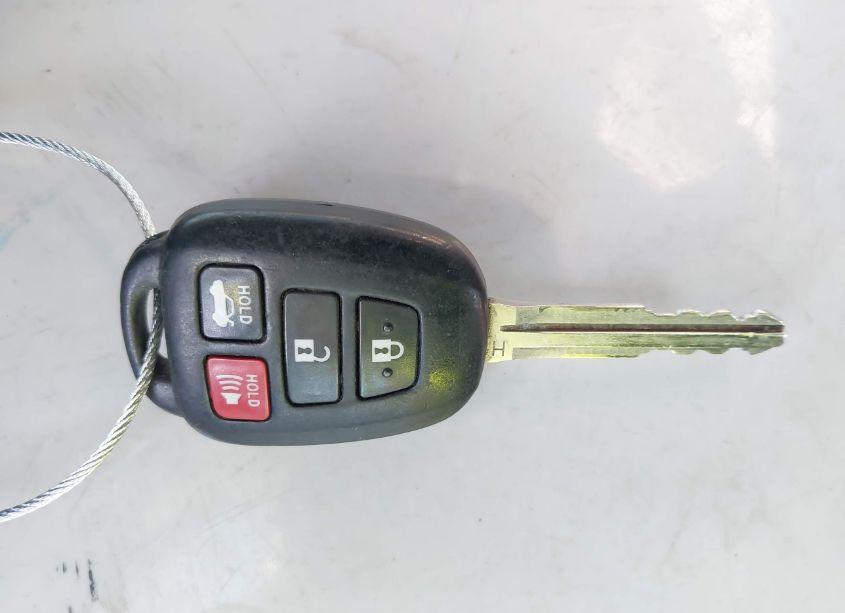 Photo 11 of 2018 Toyota Corolla LE (VIN 2T1BURHE6JC090392)