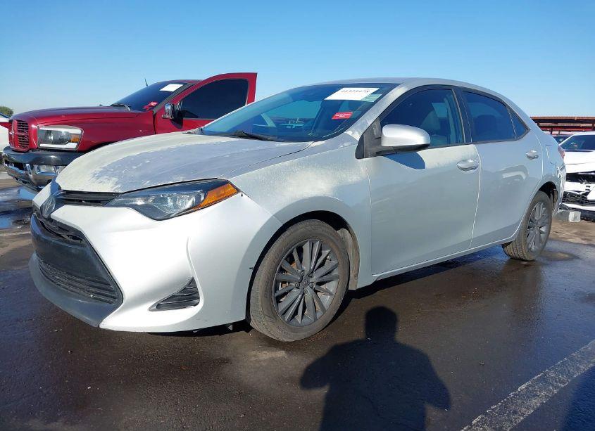 Photo 2 of 2018 Toyota Corolla LE (VIN 2T1BURHE6JC090392)