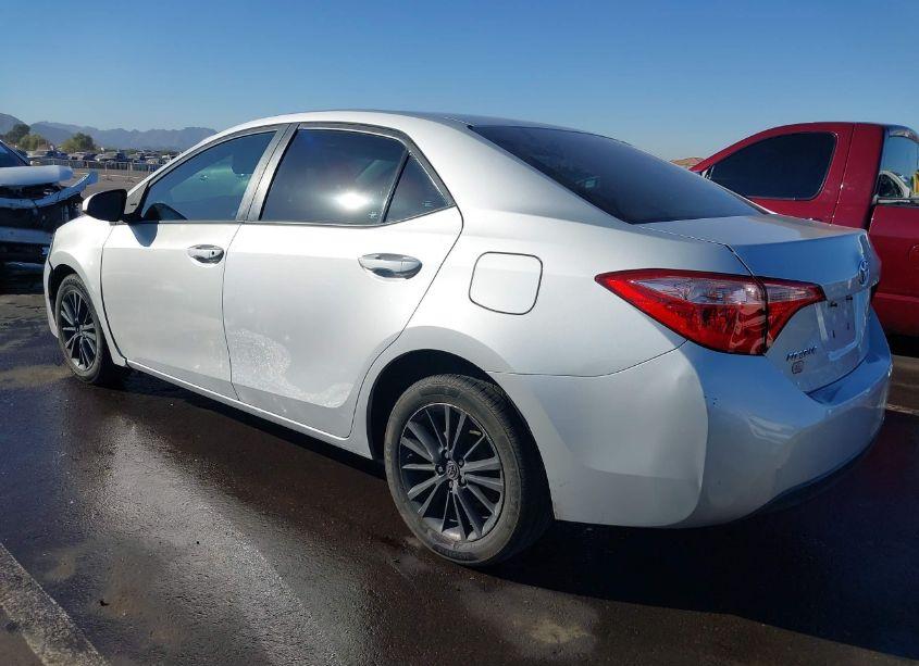 Photo 3 of 2018 Toyota Corolla LE (VIN 2T1BURHE6JC090392)