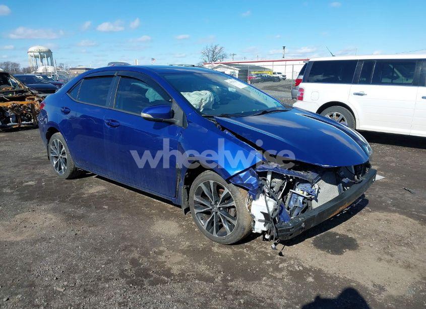 2018 Toyota Corolla SE (VIN 2T1BURHE6JC093468) main photo