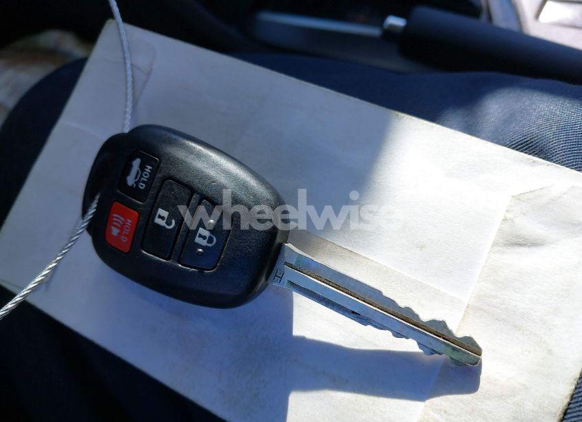 Photo 11 of 2018 Toyota Corolla SE (VIN 2T1BURHE6JC093468)