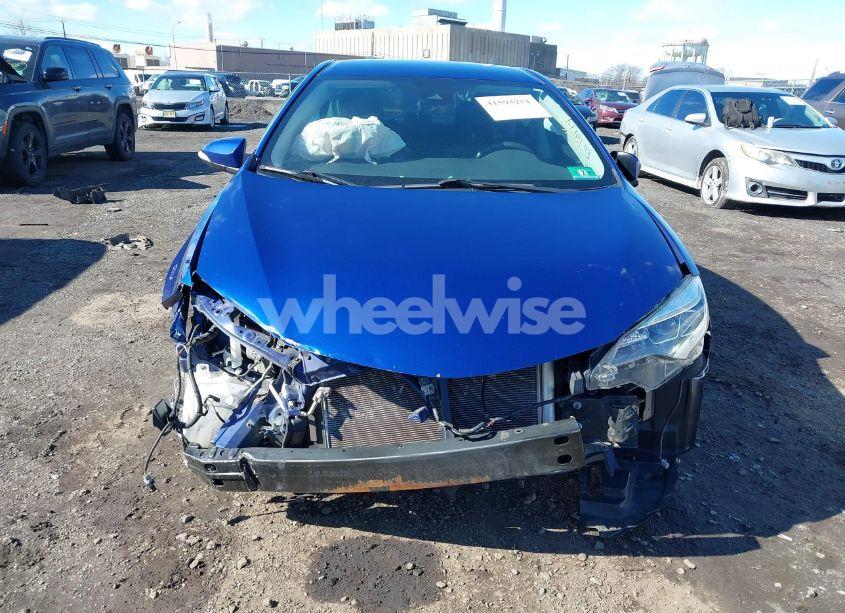 Photo 12 of 2018 Toyota Corolla SE (VIN 2T1BURHE6JC093468)