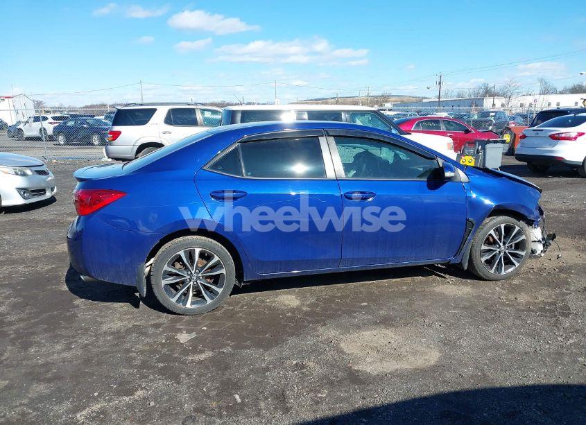 Photo 13 of 2018 Toyota Corolla SE (VIN 2T1BURHE6JC093468)