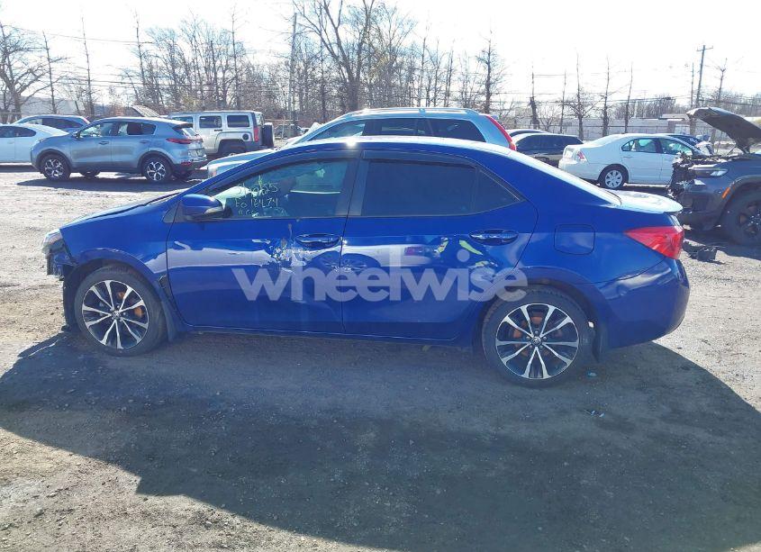 Photo 14 of 2018 Toyota Corolla SE (VIN 2T1BURHE6JC093468)