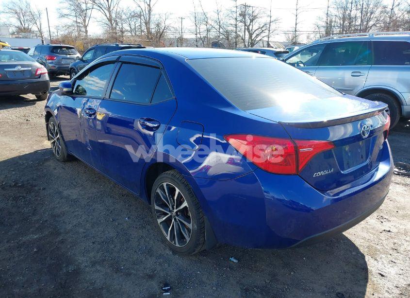 Photo 3 of 2018 Toyota Corolla SE (VIN 2T1BURHE6JC093468)