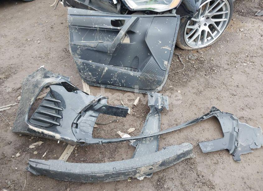 Photo 12 of 2018 Toyota Corolla SE (VIN 2T1BURHE6JC101018)