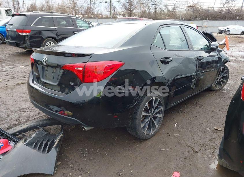 Photo 4 of 2018 Toyota Corolla SE (VIN 2T1BURHE6JC101018)