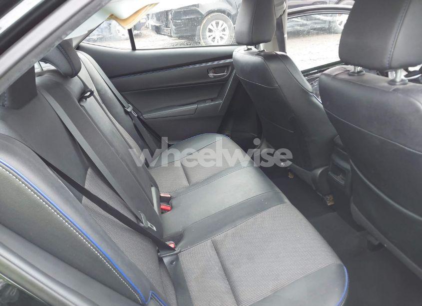 Photo 8 of 2018 Toyota Corolla SE (VIN 2T1BURHE6JC101018)