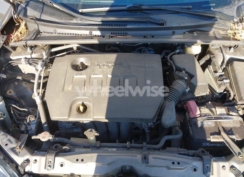 Photo 10 of 2018 Toyota Corolla LE (VIN 2T1BURHE6JC108096)