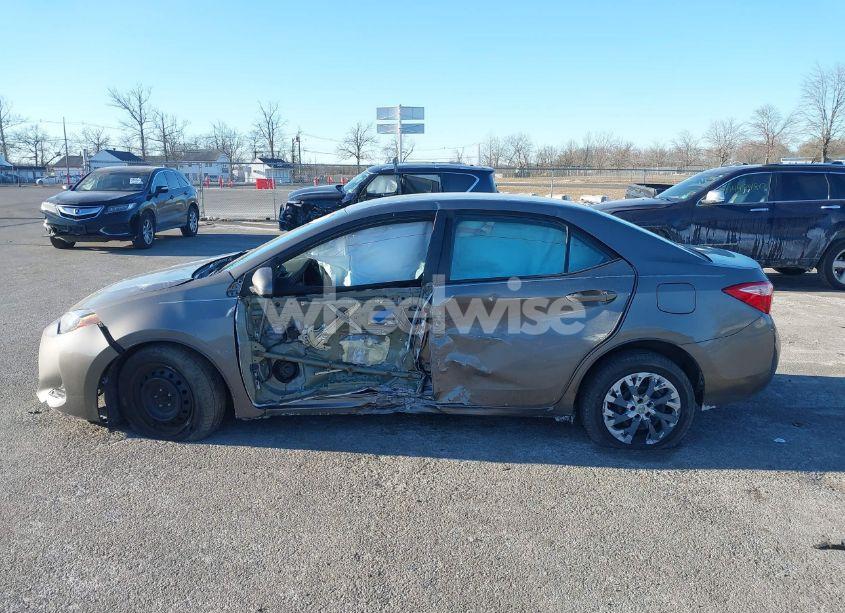 Photo 14 of 2018 Toyota Corolla LE (VIN 2T1BURHE6JC108096)