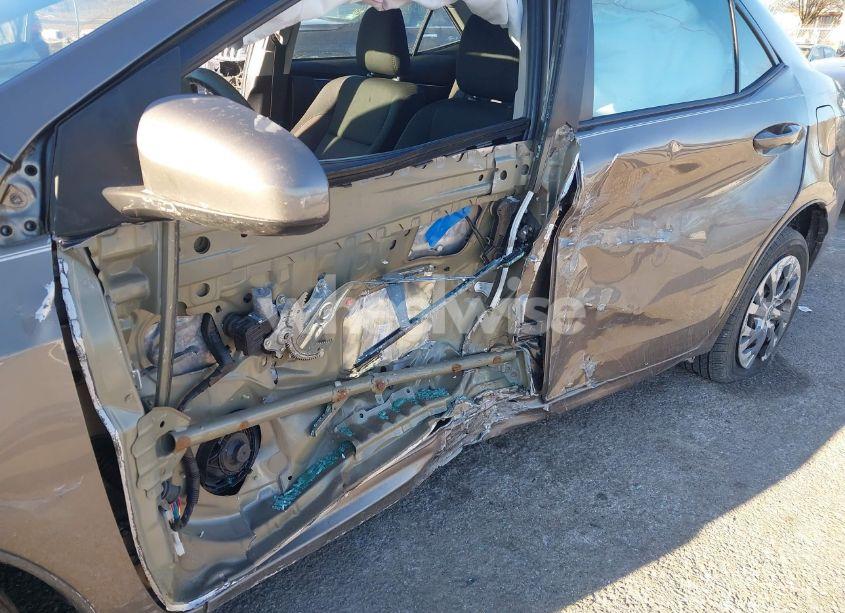 Photo 6 of 2018 Toyota Corolla LE (VIN 2T1BURHE6JC108096)