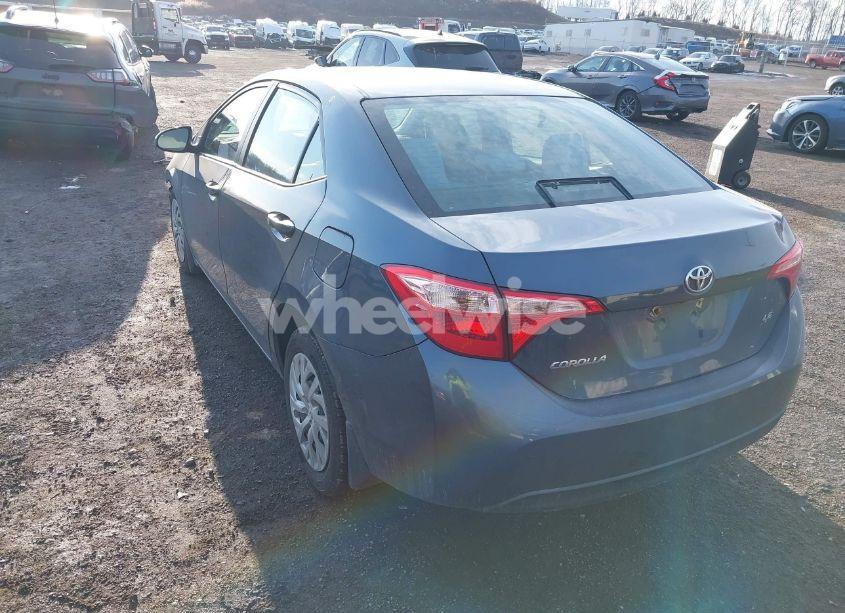 Photo 3 of 2018 Toyota Corolla LE (VIN 2T1BURHE6JC115064)