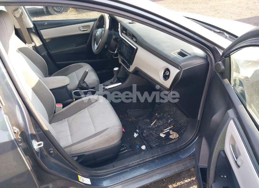 Photo 5 of 2018 Toyota Corolla LE (VIN 2T1BURHE6JC115064)