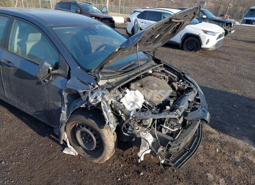 Photo 6 of 2018 Toyota Corolla LE (VIN 2T1BURHE6JC115064)