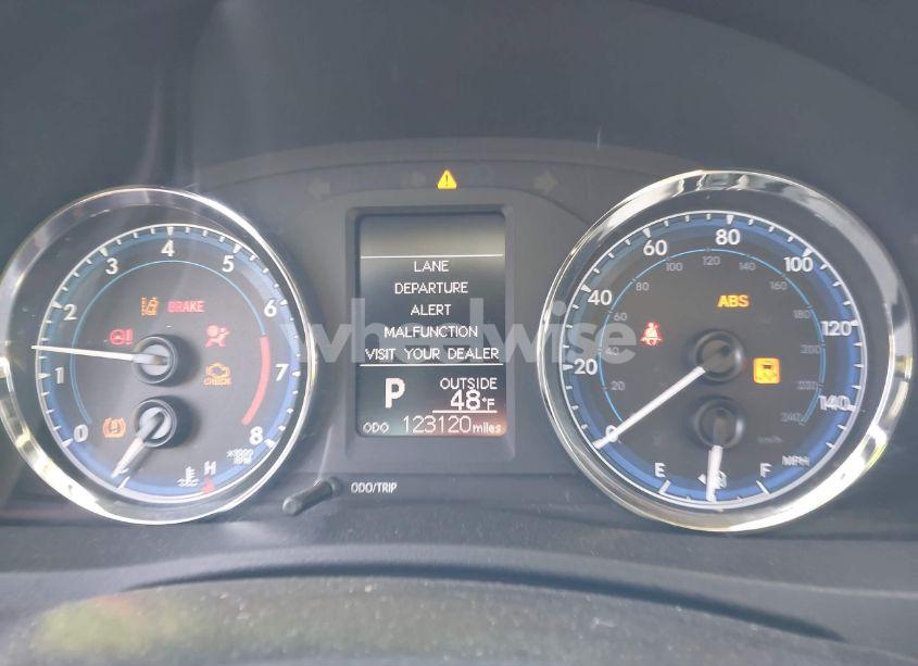 Photo 7 of 2018 Toyota Corolla LE (VIN 2T1BURHE6JC115064)