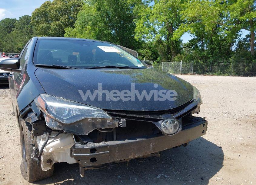 Photo 6 of 2018 Toyota Corolla L/LE/SE/XLE/XSE (VIN 2T1BURHE6JC963879)