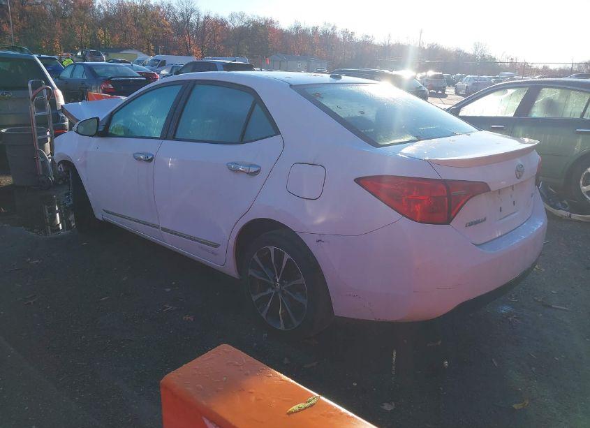 Photo 3 of 2018 Toyota Corolla L/LE/XLE/SE/XSE (VIN 2T1BURHE6JC965843)