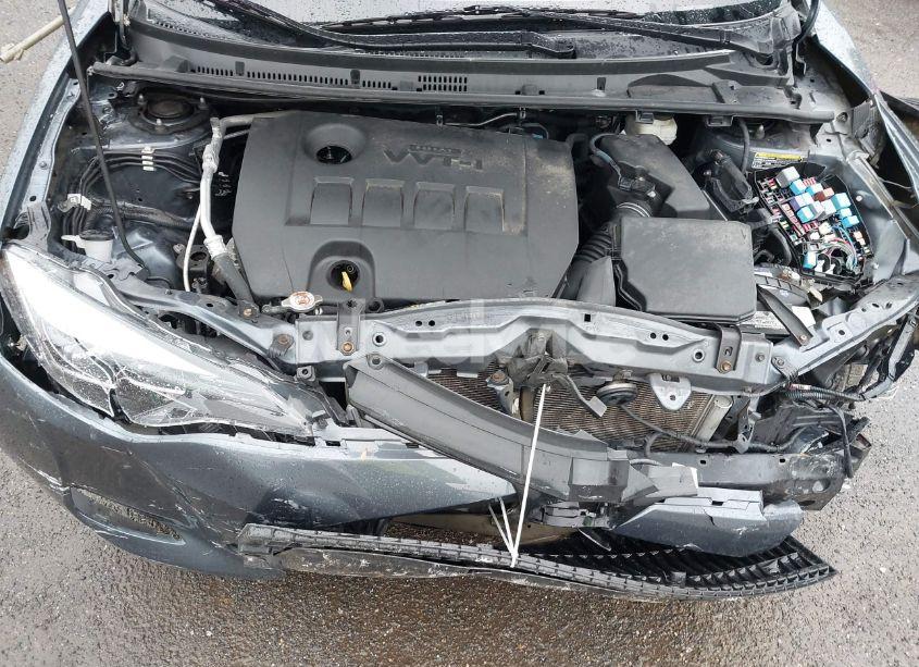 Photo 10 of 2018 Toyota Corolla XLE (VIN 2T1BURHE6JC970833)