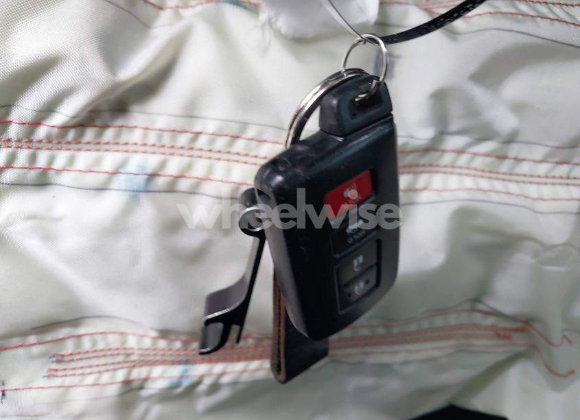 Photo 11 of 2018 Toyota Corolla XLE (VIN 2T1BURHE6JC970833)