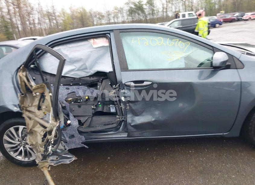 Photo 14 of 2018 Toyota Corolla XLE (VIN 2T1BURHE6JC970833)