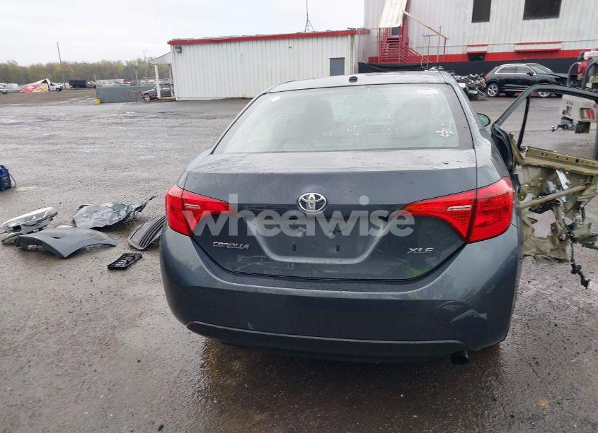 Photo 17 of 2018 Toyota Corolla XLE (VIN 2T1BURHE6JC970833)
