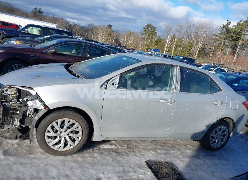 Photo 15 of 2018 Toyota Corolla LE (VIN 2T1BURHE6JC981654)