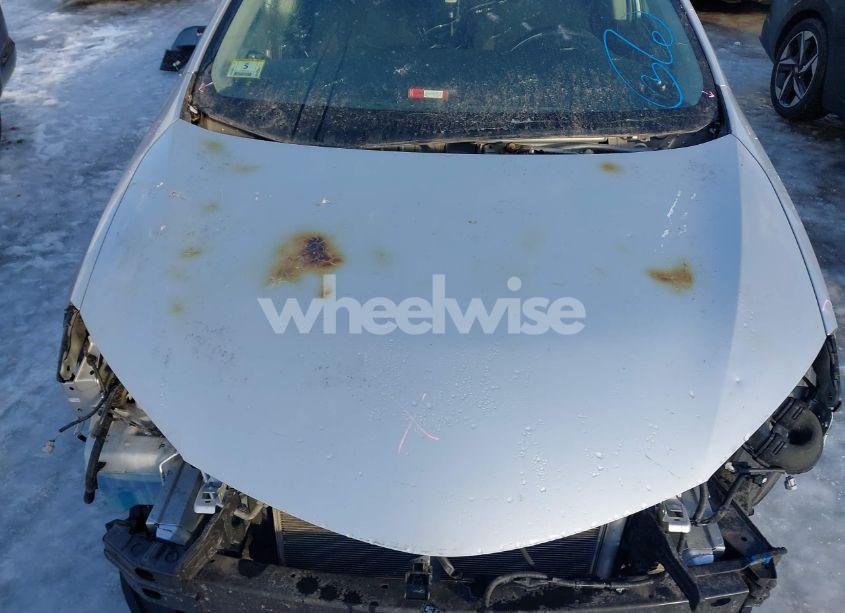 Photo 18 of 2018 Toyota Corolla LE (VIN 2T1BURHE6JC981654)