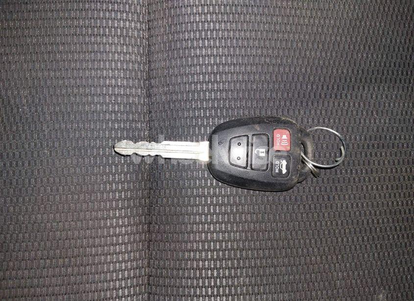 Photo 11 of 2018 Toyota Corolla SE (VIN 2T1BURHE6JC982450)