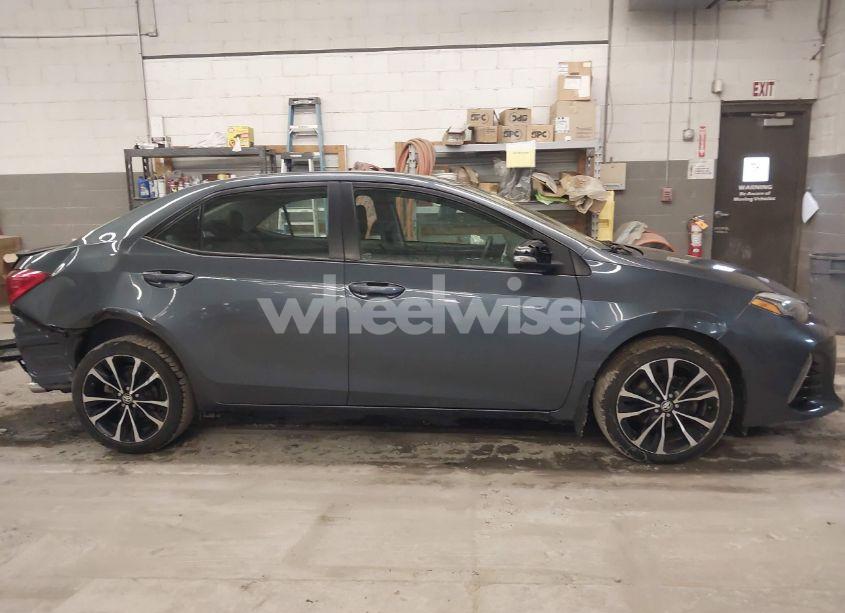 Photo 13 of 2018 Toyota Corolla SE (VIN 2T1BURHE6JC982450)