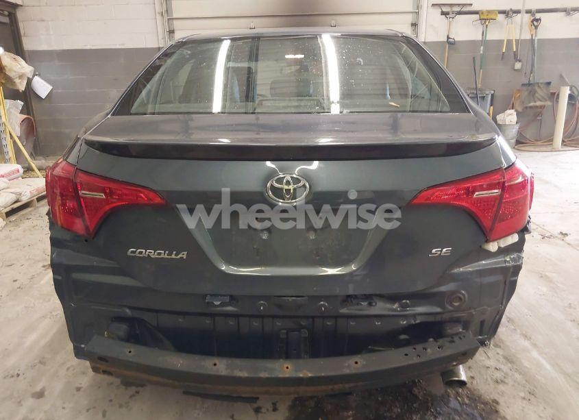 Photo 16 of 2018 Toyota Corolla SE (VIN 2T1BURHE6JC982450)