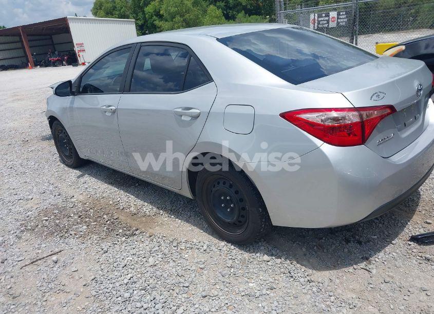 Photo 15 of 2018 Toyota Corolla LE (VIN 2T1BURHE6JC984747)
