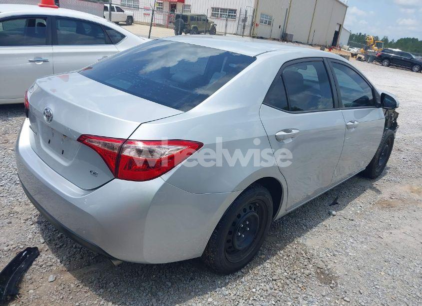 Photo 4 of 2018 Toyota Corolla LE (VIN 2T1BURHE6JC984747)