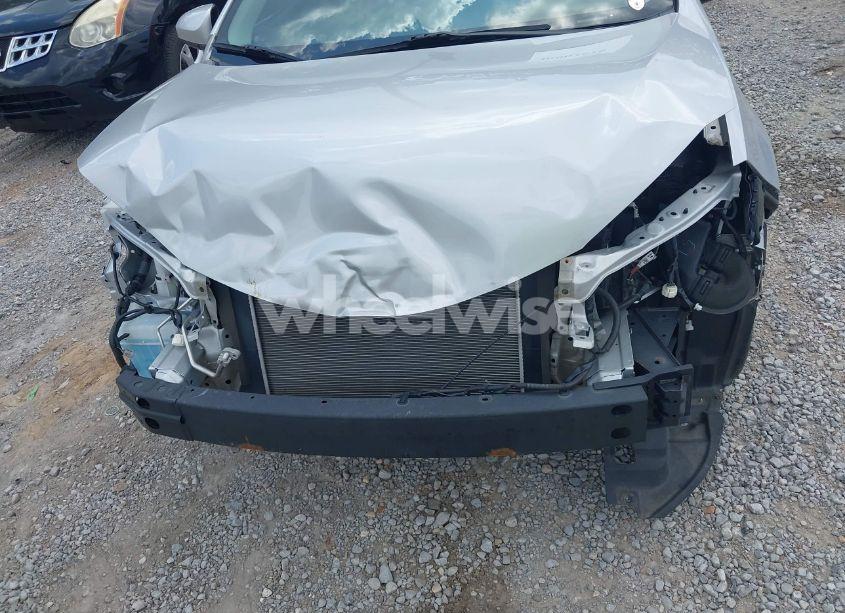 Photo 6 of 2018 Toyota Corolla LE (VIN 2T1BURHE6JC984747)