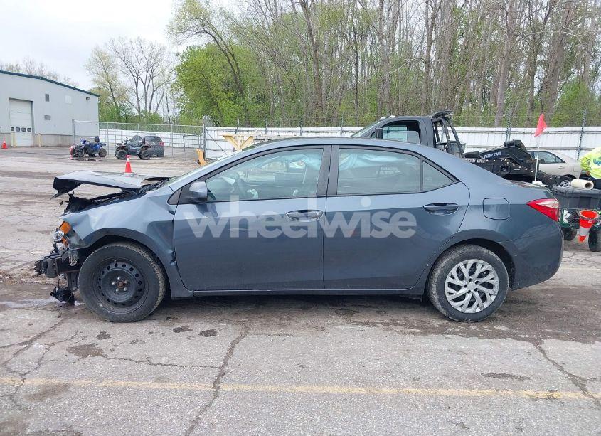 Photo 14 of 2018 Toyota Corolla LE (VIN 2T1BURHE6JC986644)