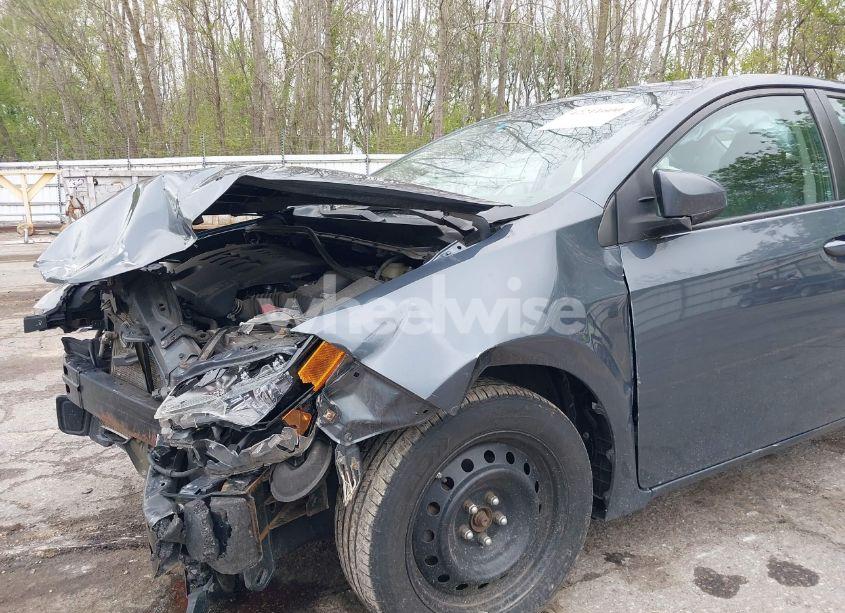 Photo 6 of 2018 Toyota Corolla LE (VIN 2T1BURHE6JC986644)