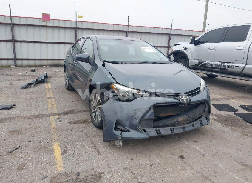 2018 Toyota Corolla XLE (VIN 2T1BURHE6JC992038) main photo